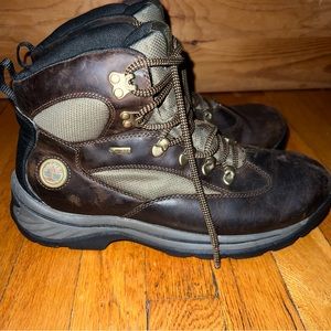 Timberland Men's Chocorua Trail Hiking Boot 11W. Excellent condition